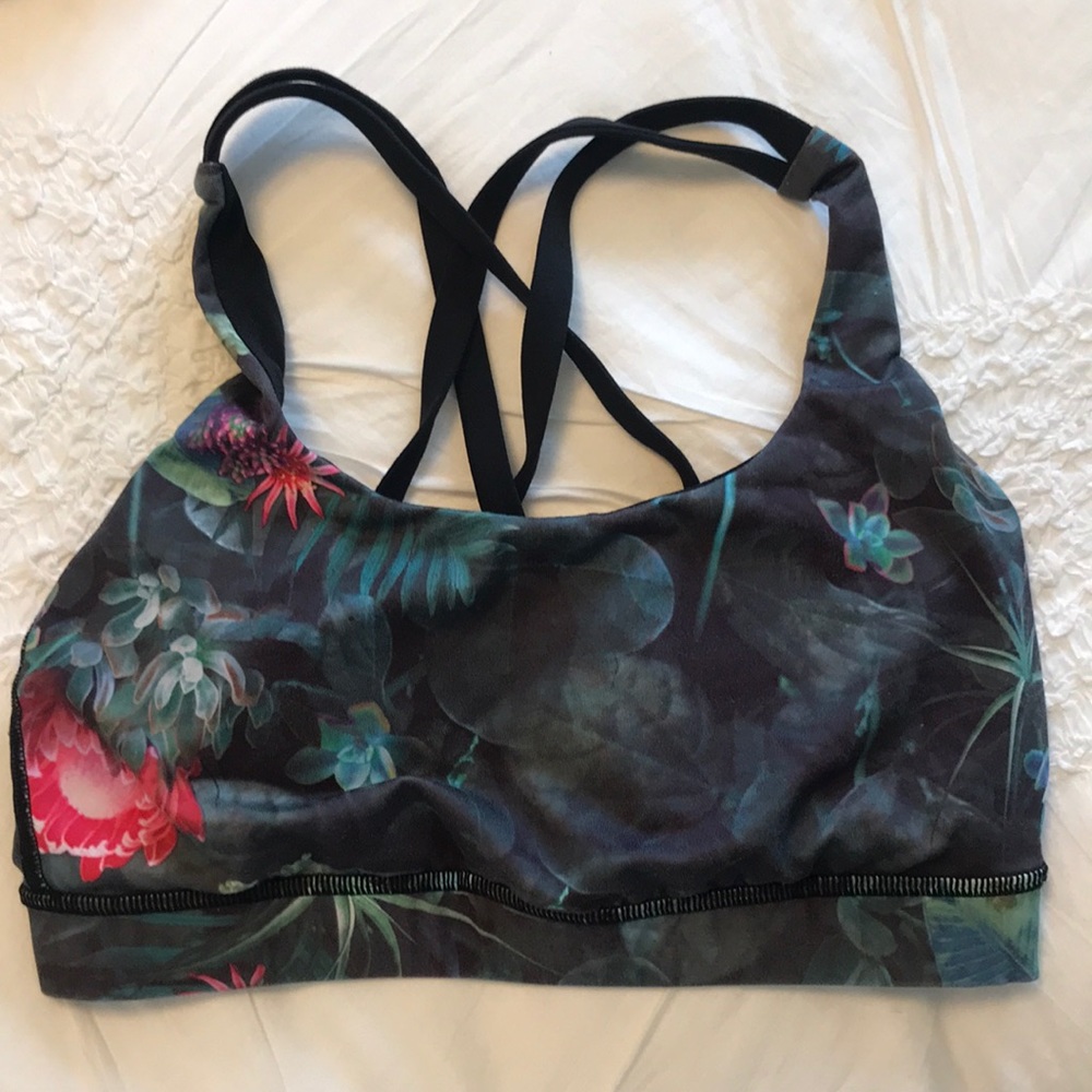 Lululemon sports bra